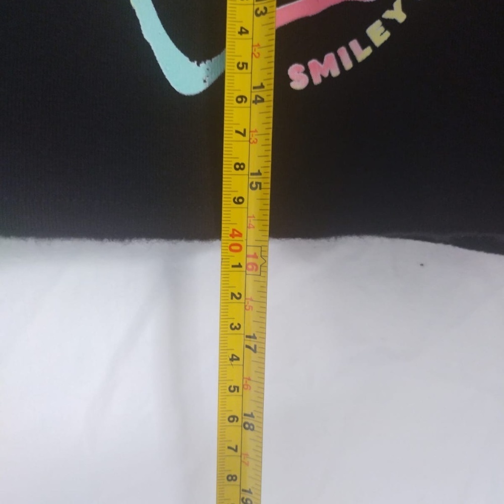 Art class. Smiley World Black girls sweater size 6/7(S). Made in China. - Picture 4 of 9
